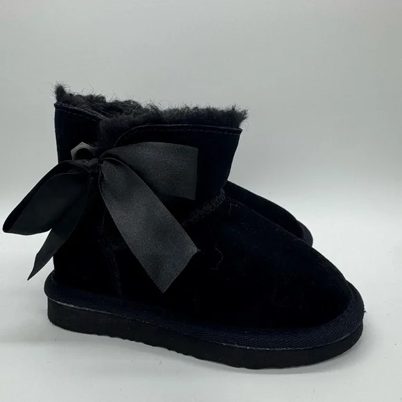 PAWZ Black Suede Boots with Ribbon Girls Size 10 Kids Bearpaw NEW - Picture 4 of 6
